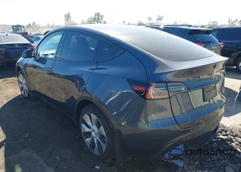 2023 Tesla Model Y Awd/Long Range Dual Motor All-Wheel Drive z USA, uszkodzony, nr VIN 7SAYGAEE8PF972307